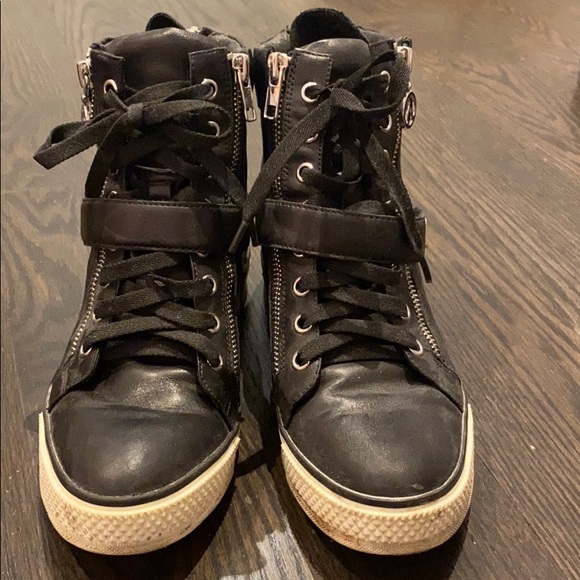 The Wishbone Collection Shoes - High heeled sneakers